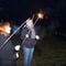 Die Frauen bekommen Wunderkerzen,... - The girls got sparklers...