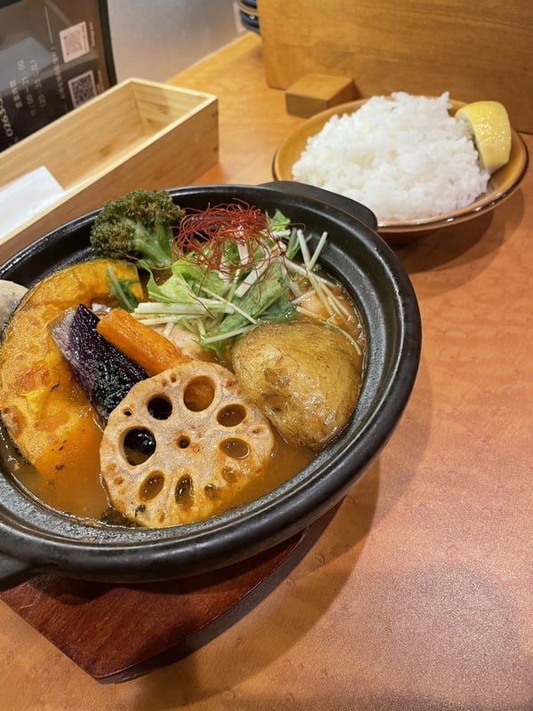 news設計室　建築家　食事　スープカレー