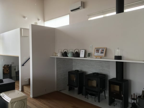 ヤマショー　薪ストーブショールーム　安曇野市　建築家　建築設計事務所　店舗設計　現場監理　引渡し