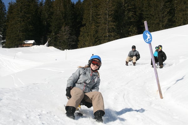 Schlitteln Gruppenevent Schlittelpiste Schlittelweg Schnee