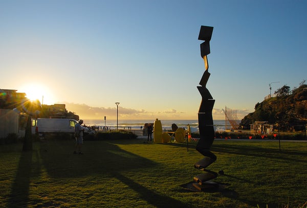 Metamorphosis - to the sky (No.M-53)　mild steel, cor-ten steel／h.400X w.90x d.90cm／2015