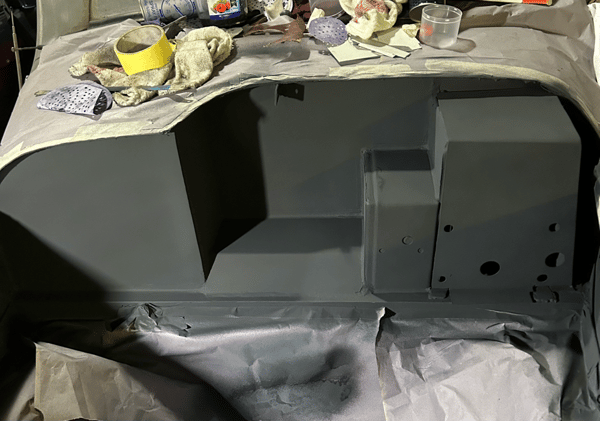 Peinture du compartiment moteur de la Spartan Mk II