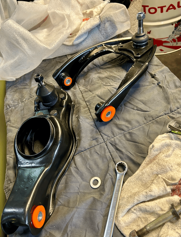 Triangles de direction de Ford Cortina avec silentblocs en polyuréthane pour la Spartan