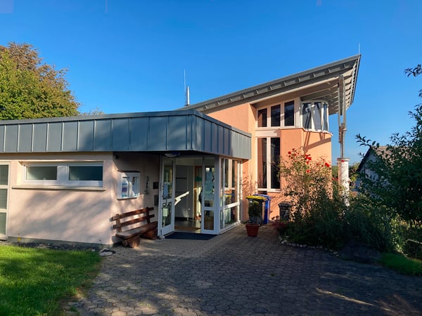 Kirche und Gemeindehaus Bermbach