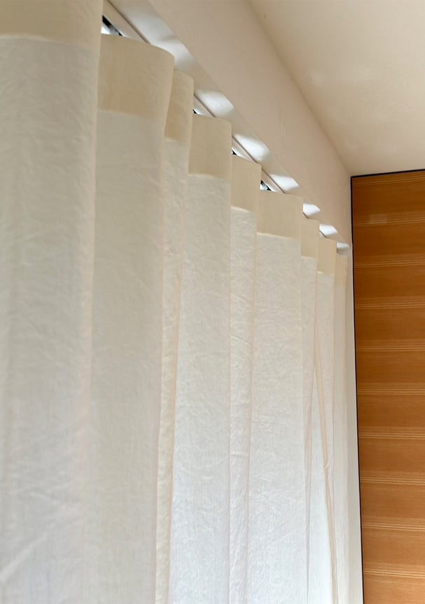 美濃和紙カーテンのフラットスタイルの様子