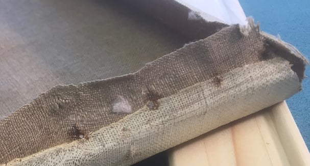 Rostende Nägel entfernt - Bild reinigen und neuen Keilrahmen spannen