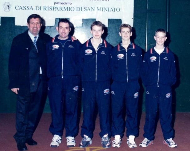 ANNO 2001 1° cl. GRAN BRETAGNA -  MURRAY ANDREW (2° da destra)