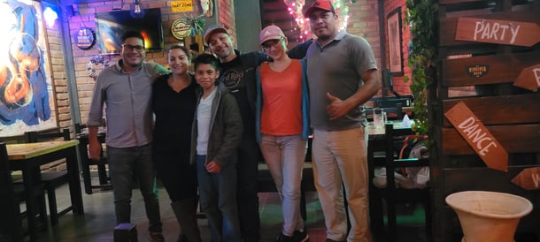 v.l. Rommel, Liliana, Lennon, Steffi und Nelson, vorne Nelsons Sohn