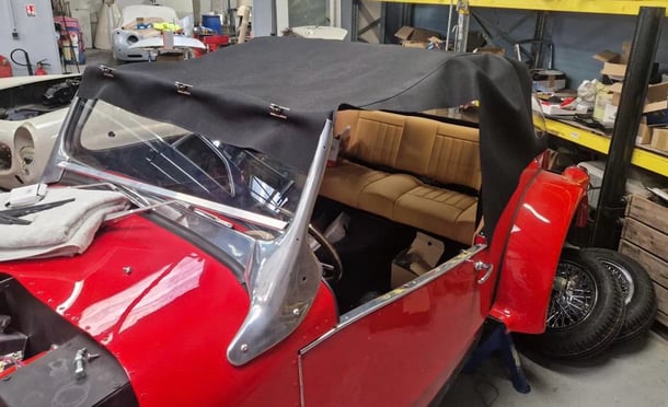 Création de la capote de la Spartan