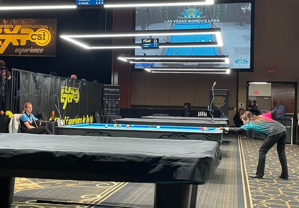 ベスト8をプレー中の曽根恭子（右）　Photo : Tamami Okuda