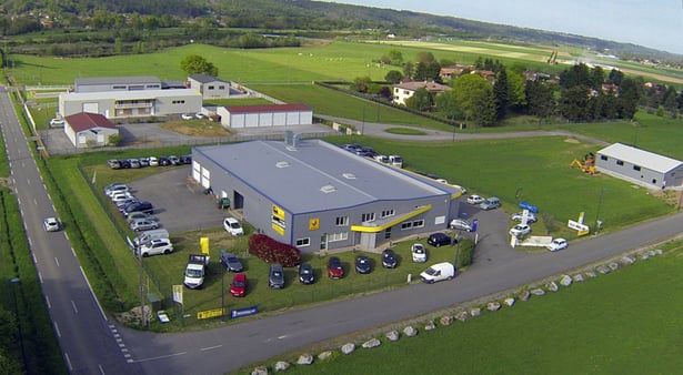Garage Sandaran, agent renault spécialisé dans la vente et la réparation de véhicules neufs et d'occasion toutes marques, Vinci autoroutes, carrosserie, dépannages et remorquages, convoyages, à côté de Montréjeau et de Saint-Gaudens, en haute-garonne
