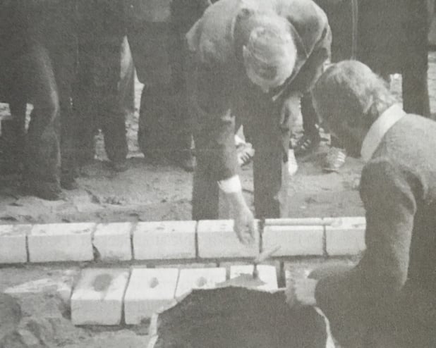 Grundsteinlegung durch den Bürgermeister Dr. von Storch.