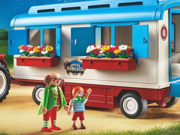 Das Besonderheit im Playmobil Paket 9041 ist ein abnehmbares Dach.