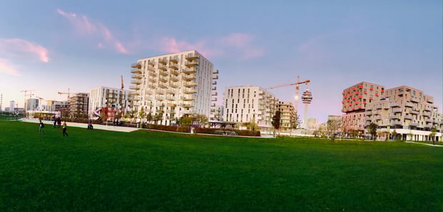Das Neue macht auch vergessen, dass hier lange nur Brachland. Und davor, da stand doch der Frachtenbahnhof, kennen Sie den noch? Also, so ein Viertel ist das, ein Aufbruchsviertel...