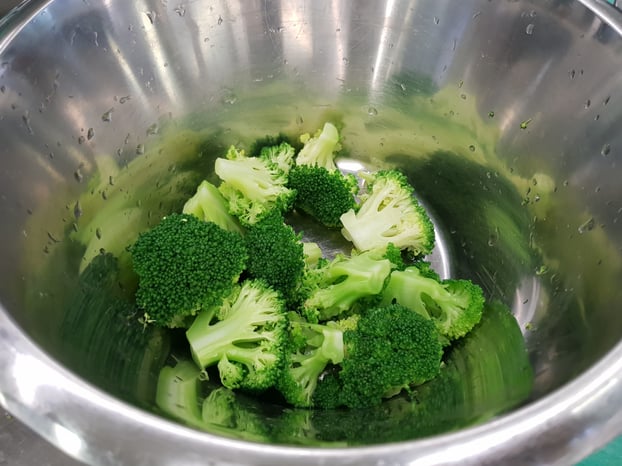 Aus dem Wasser nehmen und kühl stellen.