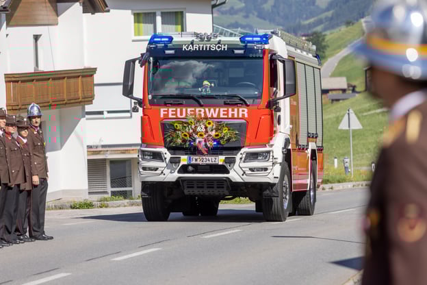 Unser neues TLFA 3000/100 beim Aufmarsch
