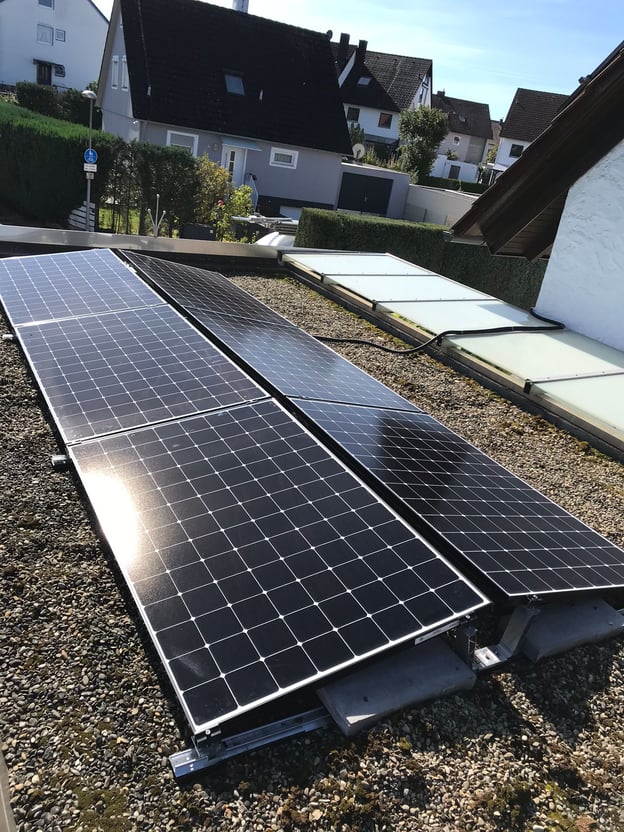 Photovoltaikanlage montiert © iKratos