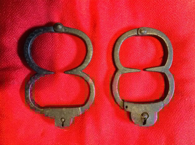 手錠（今西家所蔵品）お裁き　権断権　行政権　お白州