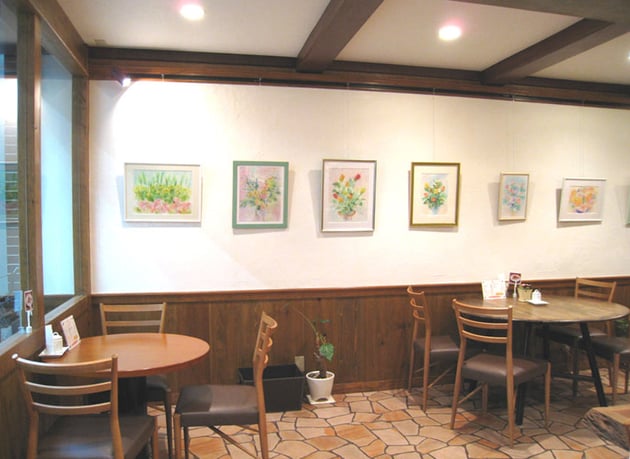 有料版または広告掲載の場合は画像4枚まで表示可能(大x4,または大1+小x3)