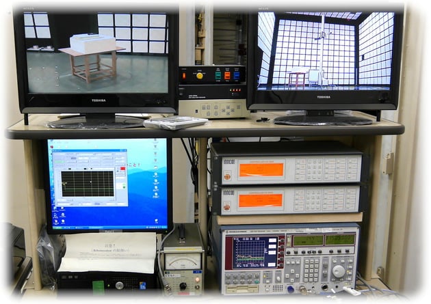 ワイヤレスマイクの送信出力及びスプリアスの計測機器