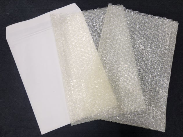 防錆性能を備えたZerust®エアセルマットは、黄色をしています。