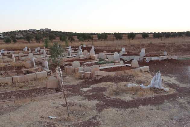 Im Hintergrund ein weiterer Grenzposten.