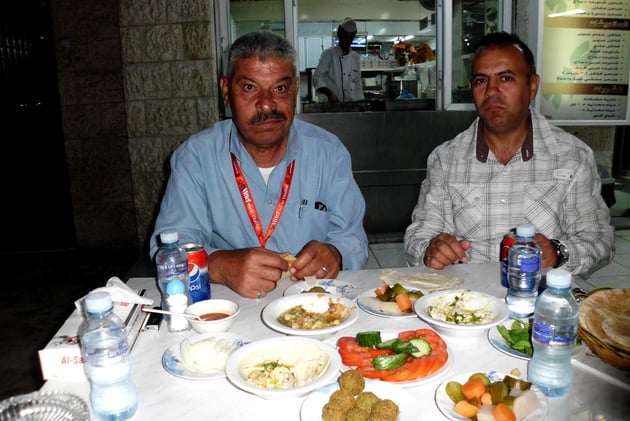 Erstes Abendessen in Amman mit Wael und unserem Fahrer Abu Essam.