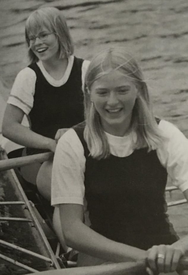 Katrin Kistenmacher und Neele Heinsen gewannen beim Bundesentscheid 2000 in Wolfsburg im Miidchen Doppelzweier.