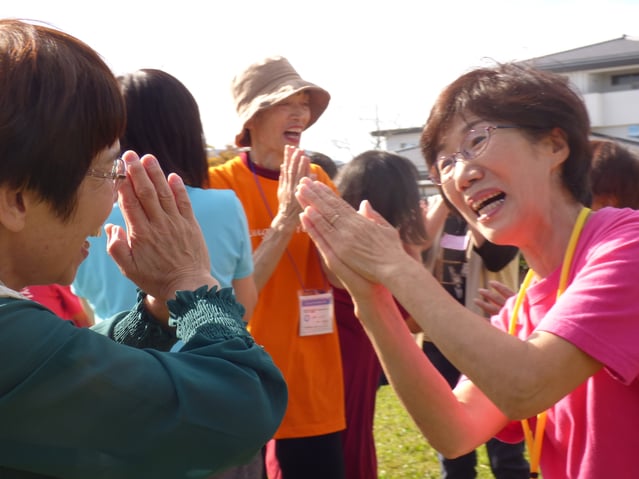 2019年10月23日松阪市鈴の森公園笑いヨガ 三重テレビ取材