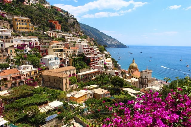 イタリアのアマルフィ海岸の町