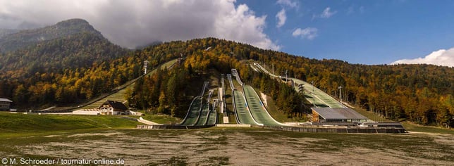  Planica: Die Skianlage, ganz links die Skiflugschanze