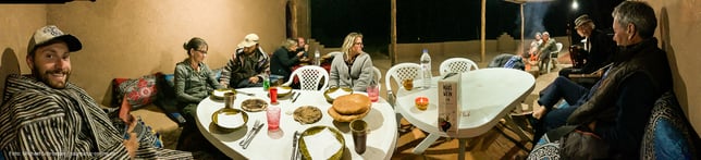 geselliger Abend auf dem Campingplatz