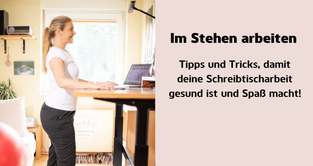 Anna-Maria Breil am Schreibtisch im Stehen arbeitend