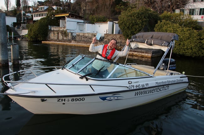 Hier gratulieren wir ganz herzlich unseren super Schülerinnen und Schülern zur bestandenen Bootsprüfung! "Schiff Ahoi"