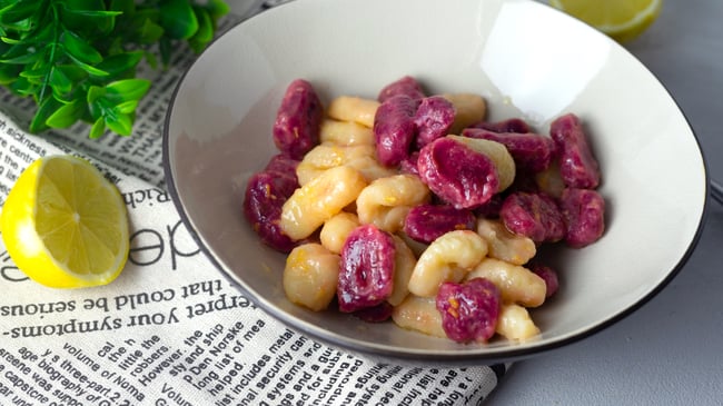 Gnocchi Duo an Zitronenbutter, Pasta, Randengnocchi, Rote Beete, Vegetarische Rezepte, Vegane Rezepte, Familienrezepte, Familienküche, Mittagessen, Abendessen, Rezeptideen, Rezepte für jeden Tag, Kochen für Freunde, italienische küche