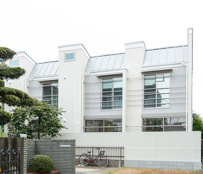 パルゼ武蔵浦和外観（開口部側のデザイン）