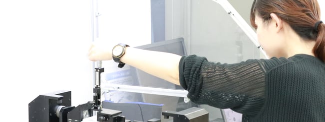 来社受託研究接触角測定風景