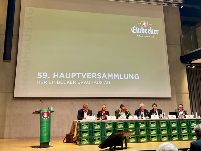 Titelbild, Bühne, Hauptversammlung 2025 Einbecker Brauhaus