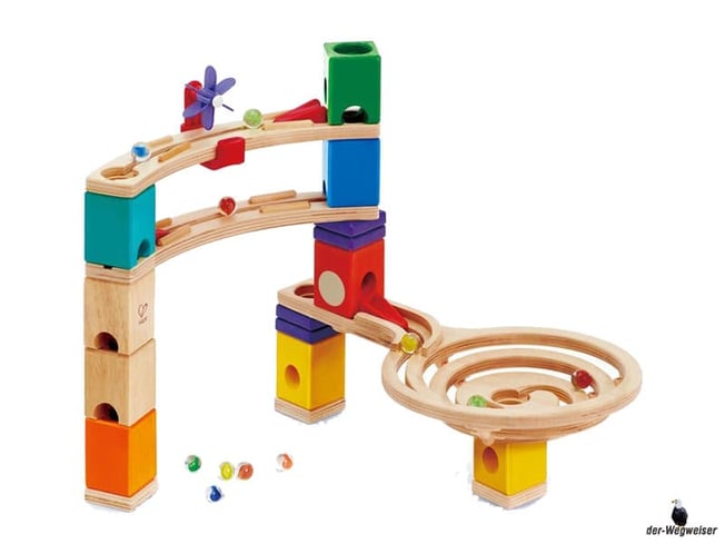 Im Paket Hape sind  58 Einzelteile enthalten.