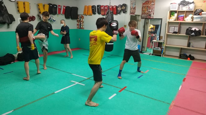 teamYAMATO大和高田本部の一般練習。空手出身者、柔道経験者、他の格闘技からも参戦。