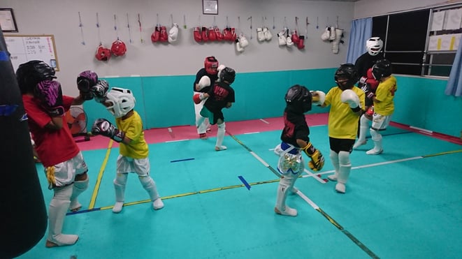 キックボクシングteamYAMATO大和高田本部　試合に向けてスパーリング練習　