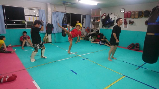 キックボクシングteamYAMATO大和高田本部。グローブ空手、キックボクシングのジムです。