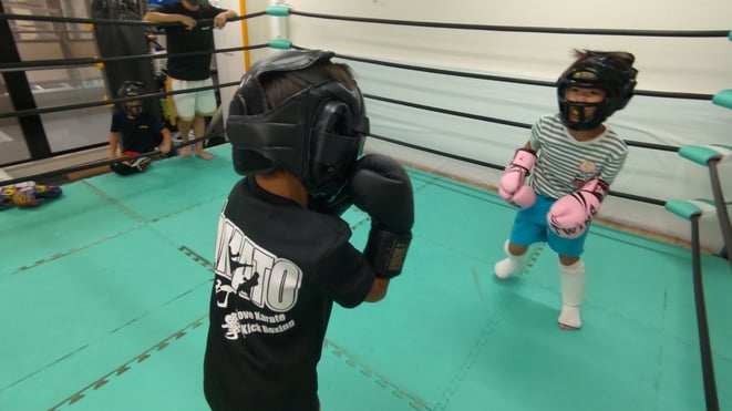 奈良県大和高田市のキックボクシングteamYAMATO大和高田本部では、実戦練習をしています。