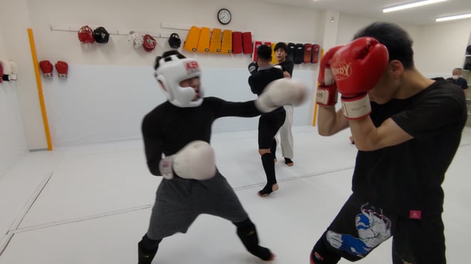 ダイエット、健康、運動、スポーツ、体力、キックボクシングは最適です。