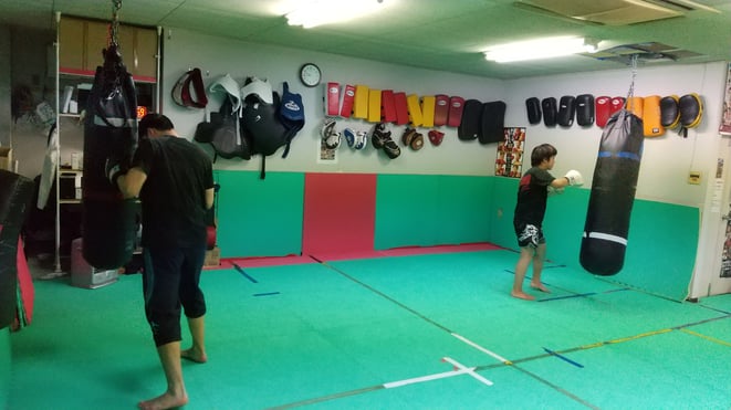 体力向上、精神力向上にキックボクシングの練習は最適です。