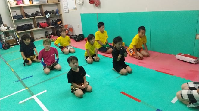 小学生からキックボクシング始めれます。奈良県でキックボクシングするならteamYAMATO大和高田本部。