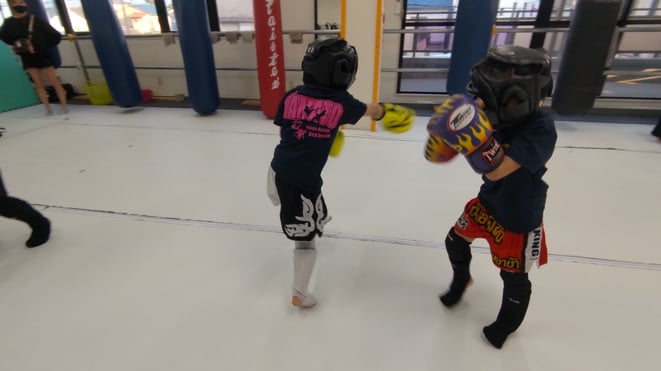 奈良県大和高田市のキックボクシングteamYAMATO大和高田本部では、実戦練習をしています。