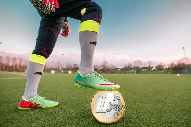 freaky finance, Torwart, Euro, Fussball, Manuel Neuer, Stadion, Fussballplatz, Rasen, Passen, Spielen
