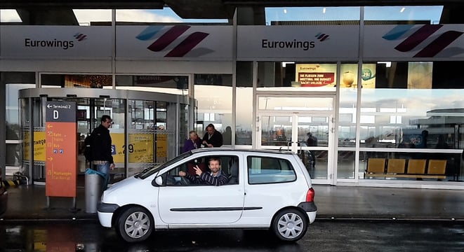 freaky finance, freaky travel, Billigflieger, Eurowings, Flughafen Köln-Bonn, Auto, Twingo
