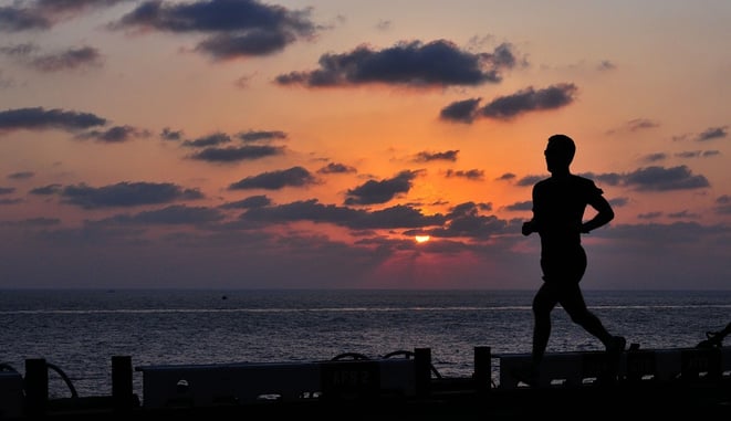 freaky finance, freaky routine, Laufen, Sonennuntergang, Meer, Läufer, Blogparade
